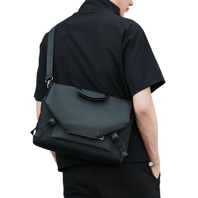Black-Urban-Messenger-Bag-Wear-By-model