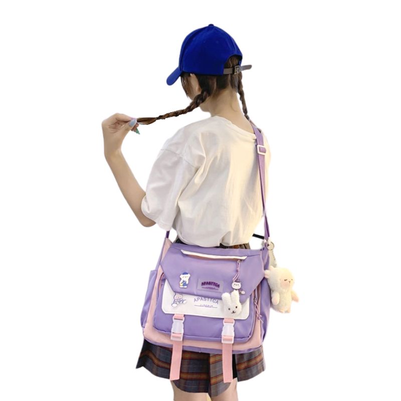 Cute-Korean-Messenger-Bag-wear-by-model-lavender-color