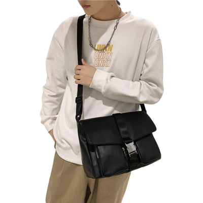 Design-Buckle-Messenger-Bag-wear-by-men