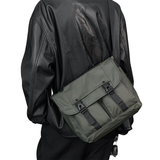 Shiny-Messenger-Bag-wear-by-