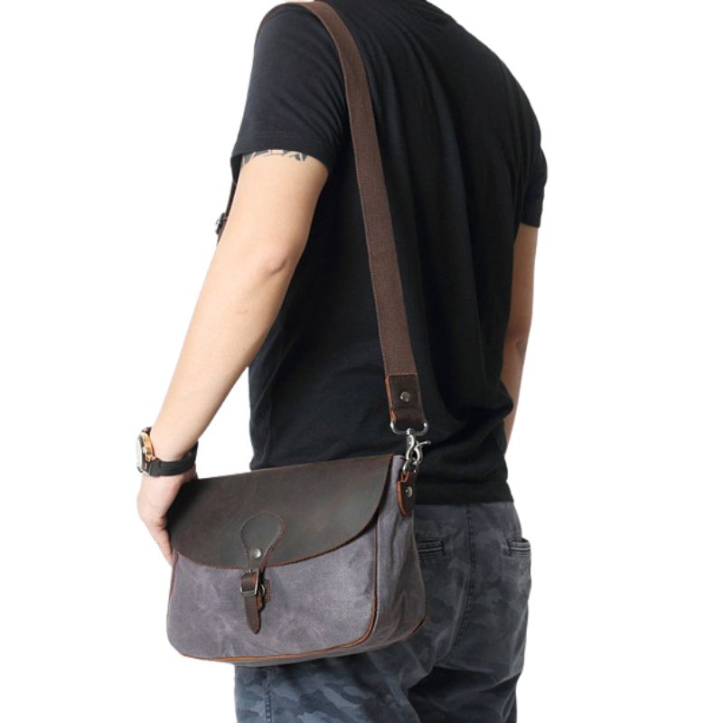 Small-Canvas-Messenger-Bag-wear-by-model