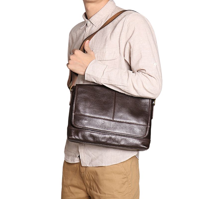 Small-Cow-Leather-Messenger-Bag-wear-by-model