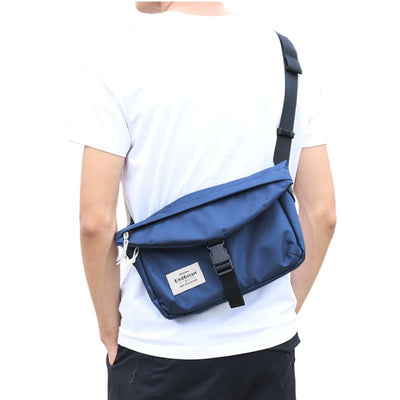 Small-Oxford-Messenger-Bag-wear-by-model